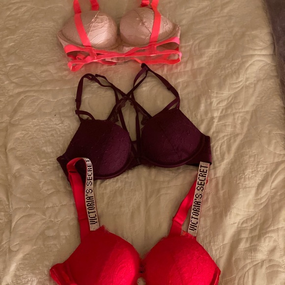 lot of 4 VS bras π - Picture 2 of 4